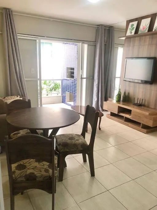 Apartamento Confortavel E Muito Bem Localizado. Bombinhas